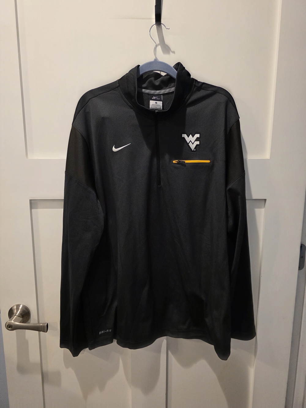 Nike Men’s West Virginia WVU Mountaineers Black Dri-FIT Quarter-Zip Pullover XL